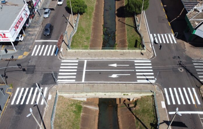 Cidade ganha nova sinalização de trânsito e ‘redutores de velocidade’