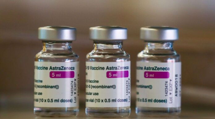 Segunda dose de AstraZeneca é antecipada de 12 para 8 semanas