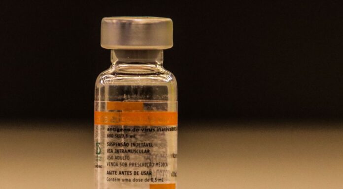 Anvisa libera CoronaVac para crianças e adolescentes entre 6 e 17 anos