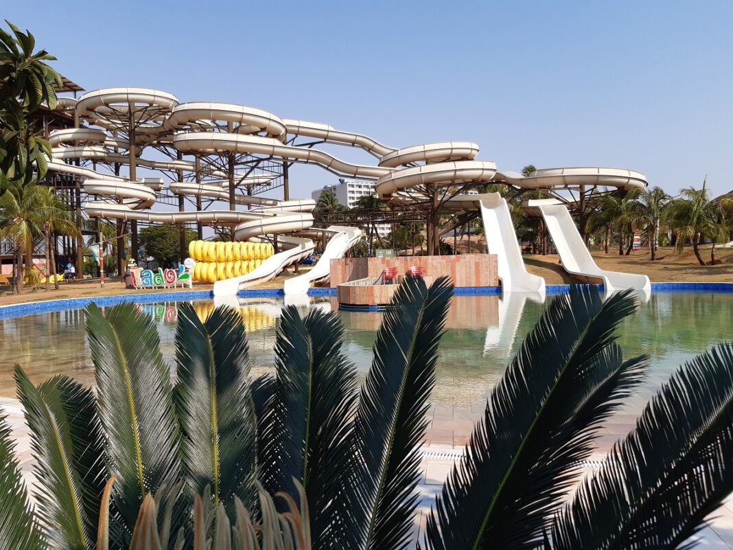 Parque aquático Hot Beach - Irado