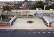 Santo Seno tem praça e painel de Padre José de Anchieta resgatados