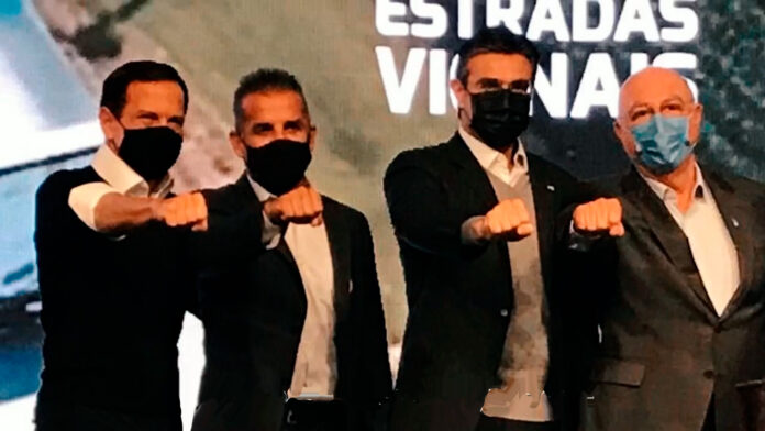 Renato Azeda assina convênio para recuperação da vicinal com Vertente