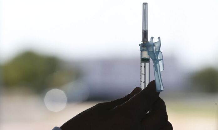 Olímpia suspende vacinação de 1ª dose por falta de recebimento