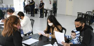 Futuros mutuários da CDHU de Ribeiro assinam contratos. Em breve, receberão as chaves