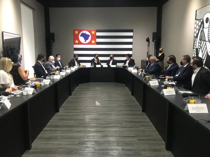 Dória se reúne com o Trade Turístico de Olímpia, além de Fernando e Geninho