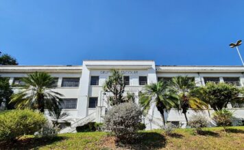 Fachada da Escola Estadual Dona Anita Costa, em Olímpia