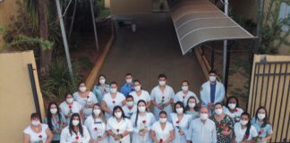 Pela primeira vez em 480 dias, o declínio da Covid-19 em casos e mortes