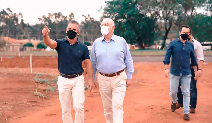 Deputado Arnaldo Jardim visita obras e participa de reunião em Guaraci