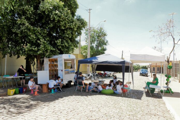 Carreta Literária já percorreu 20 escolas, cinco mil alunos