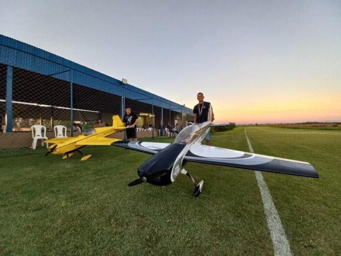 Piloto de Olímpia brilha em Encontro de Aeromodelistas em Rio Preto