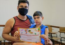 Yuri é a primeira criança a ser imunizada contra a Covid-19 em Olímpia
