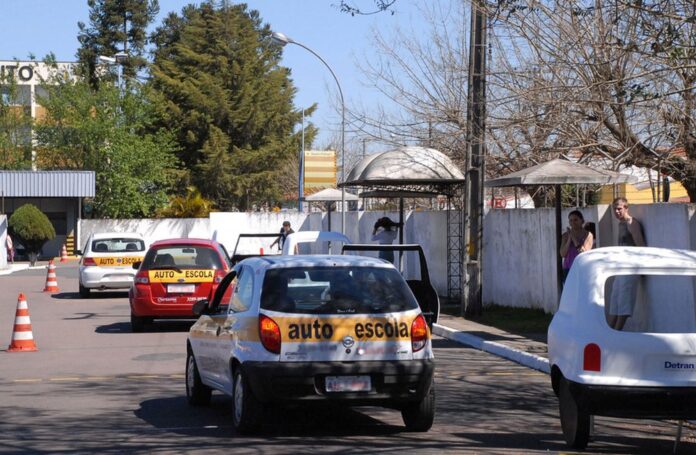 Detran vai exigir comprovante de vacina Covid-19 nos testes práticos