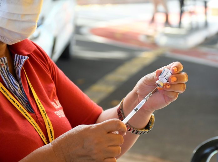 Saúde estende horário de imunização e adere à vacinação infantil nas Escolas