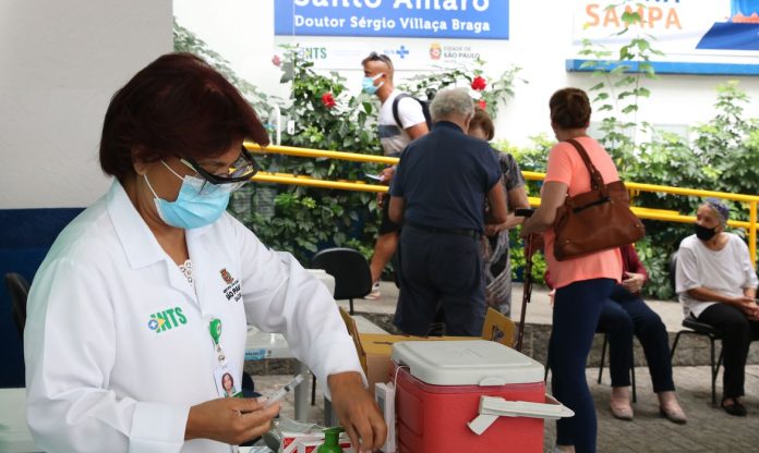 Quarta dose contra a Covid-19 para idosos a partir de 4 de abril
