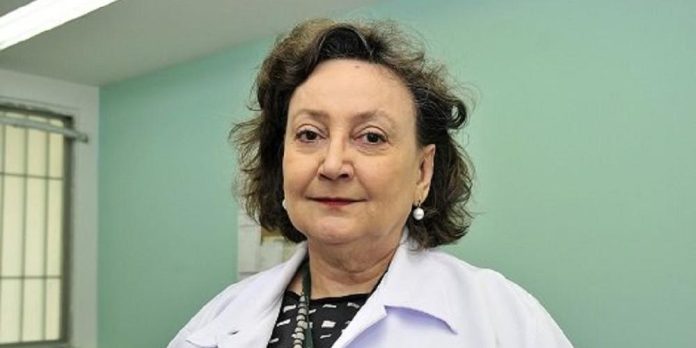 ‘Não é hora de tirar máscara em ambiente fechado’, afirma pneumologista da Fiocruz