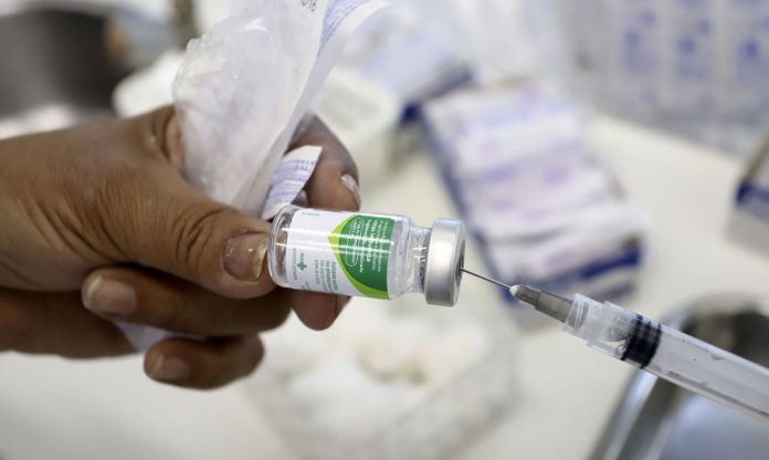 Professores e pessoas com comorbidades já podem se vacinar contra a Gripe