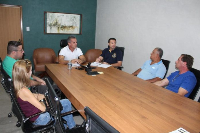 Renato Azeda arca ônus de 25% do reajuste do transporte universitário