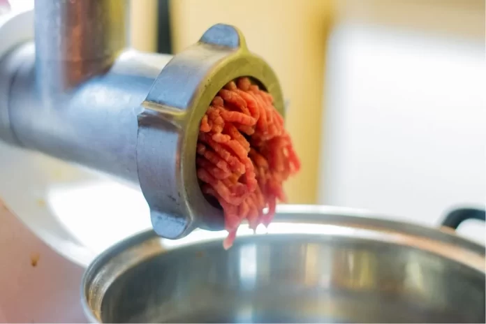 Comercialização de carne moída fracionada é regulamentada no Estado