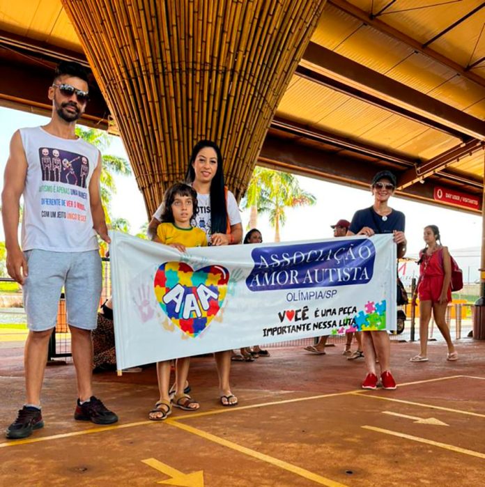 Hot Beach Olímpia recebe crianças com autismo para um dia de diversão