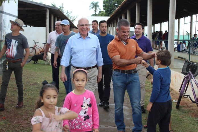 Deputado Arnaldo Jardim visita obras com prefeito Renato Azeda