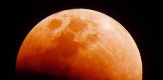 Lua de Sangue triplamente especial tem início às 23h27 de hoje (15)