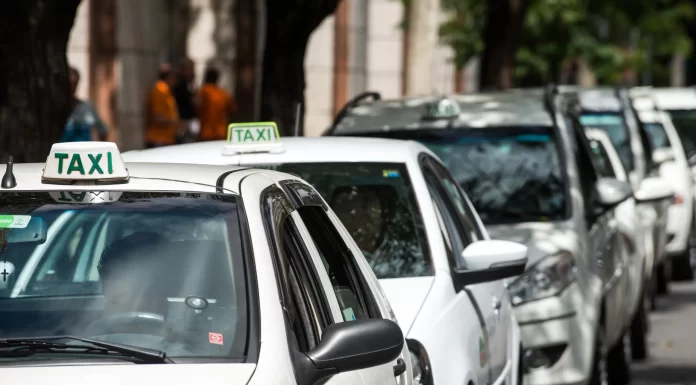 Prefeituras terão que enviar cadastros de taxistas para receberem Benefício