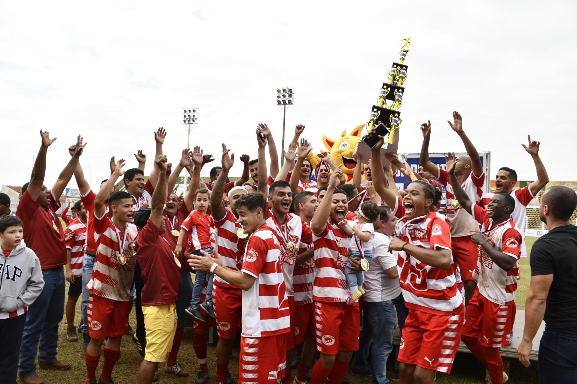 Categoria de base do Barretos Esporte Clube conquista