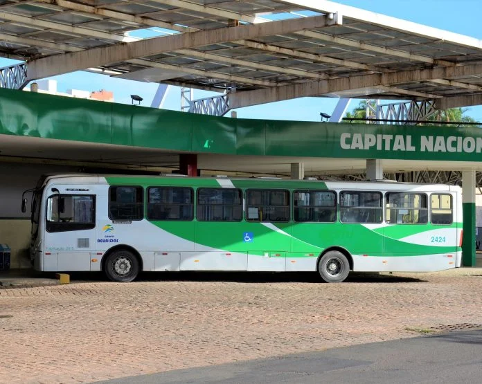 Ônibus de graça para o Festival de Folclore beneficiou mais de 9,2 mil