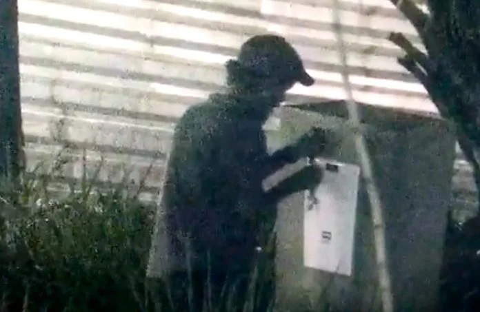 Ladrão é preso ao tentar furtar cabos na Praça da Matriz. Veja o vídeo