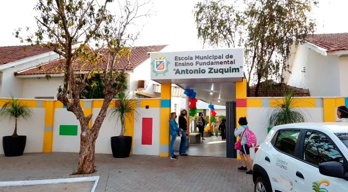 Guaraci recebe Selo Ouro em reconhecimento à alfabetização infantil