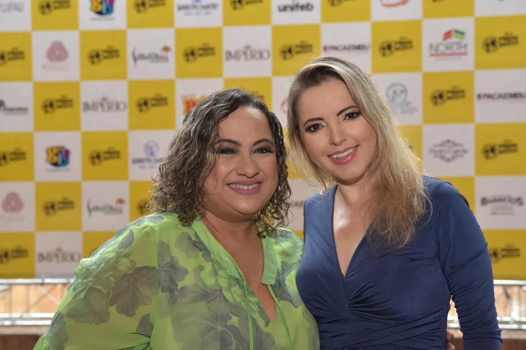 Jornalistas Luciana Gomes e Talita Costa