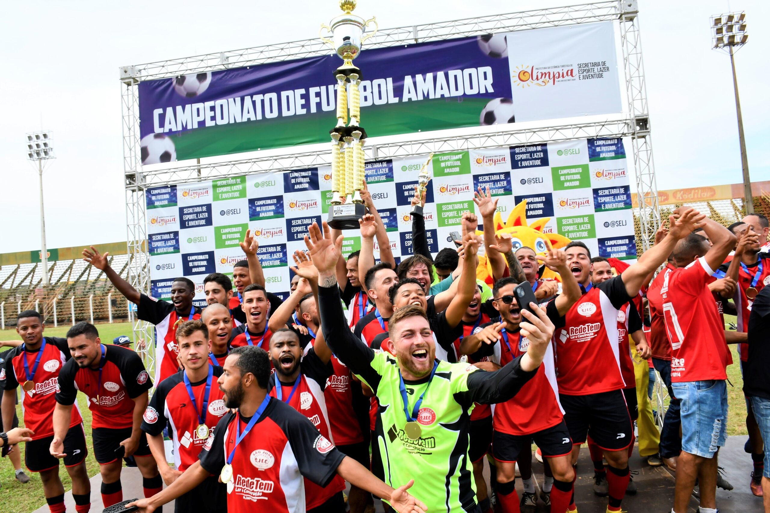 FUTEBOL - Final do Campeonato Amador, no domingo (3), terá