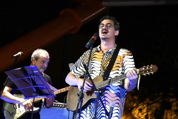 “Cultura no Coreto” apresentou “Oitenta Sons de Gil e Caetano” na Praça