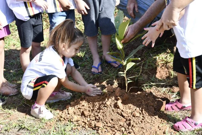Estância Turística realiza ações do Dia da Árvore e celebra a Primavera