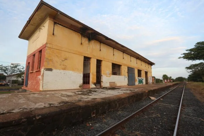 Projeto fotográfico de Baffi ‘viaja’ por Estações Ferroviárias da região