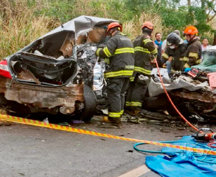 Quatro mortes na rodovia: os motoristas, a mãe e uma criança