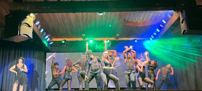 Estreia do Musical “Reviva – A Vida é um Musical” no Hot Beach