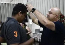 Olímpia entrega cordão de girassol para identificar deficiências ocultas