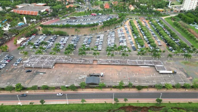 Começa a montagem do Réveillon. Ingressos solidários tem mudanças