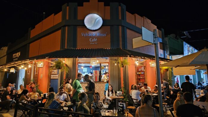 Vulcão de Minas Café e Pizzaria: do café matinal ao ‘happy hour’ estendido