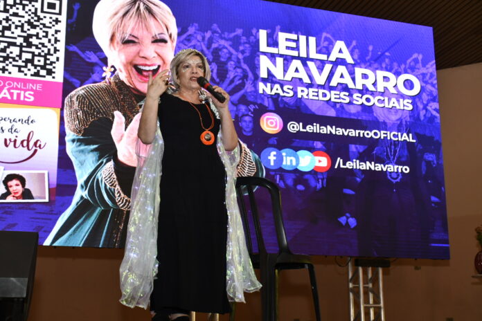 Rede municipal de Olímpia inicia ano letivo com palestra de Leila Navarro