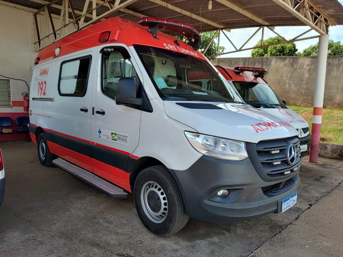 Nova ambulância e equipamentos de urgência para o SAMU local