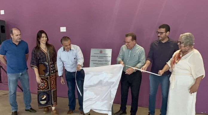 Secretário Roberto de Lucena reinaugura CAT e visita Centro Cultural