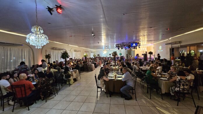 Jantar da Primavera arrecada fundos para o Campanário de São José