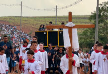 Fé e Devoção moveram uma multidão de fiéis na 18ª Caminhada da Fé