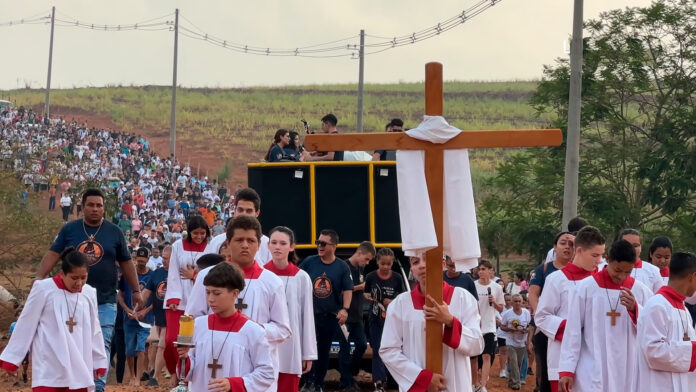Fé e Devoção moveram uma multidão de fiéis na 18ª Caminhada da Fé
