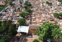 Comércio ambulante e missas marcam o feriado de Finados em Olímpia