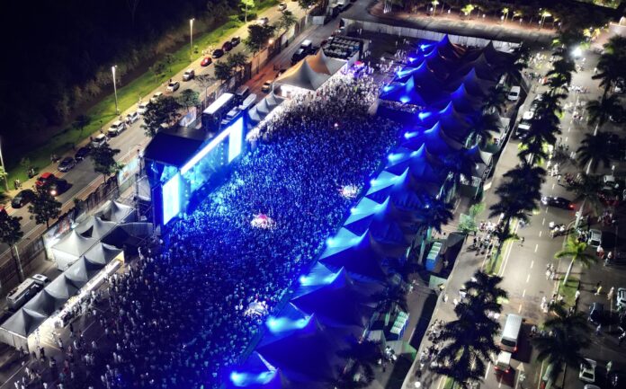 Trocas para Réveillon das Águas 2025 prosseguem com show de Péricles