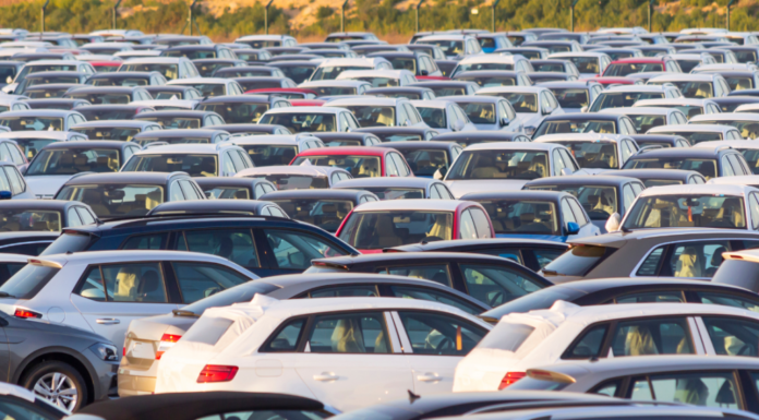 Veículos com placas final 0 devem ser licenciados em dezembro