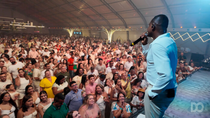 Cerca de 3 mil pessoas na Festa da Virada do Arena Olímpia. Fotos e vídeo